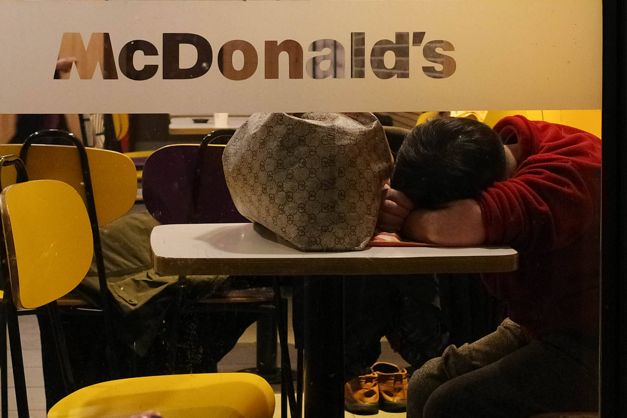 麦当劳夜宿者:老人占六成<strong></p>
<p>tp钱包是正规平台</strong>,各有心酸事