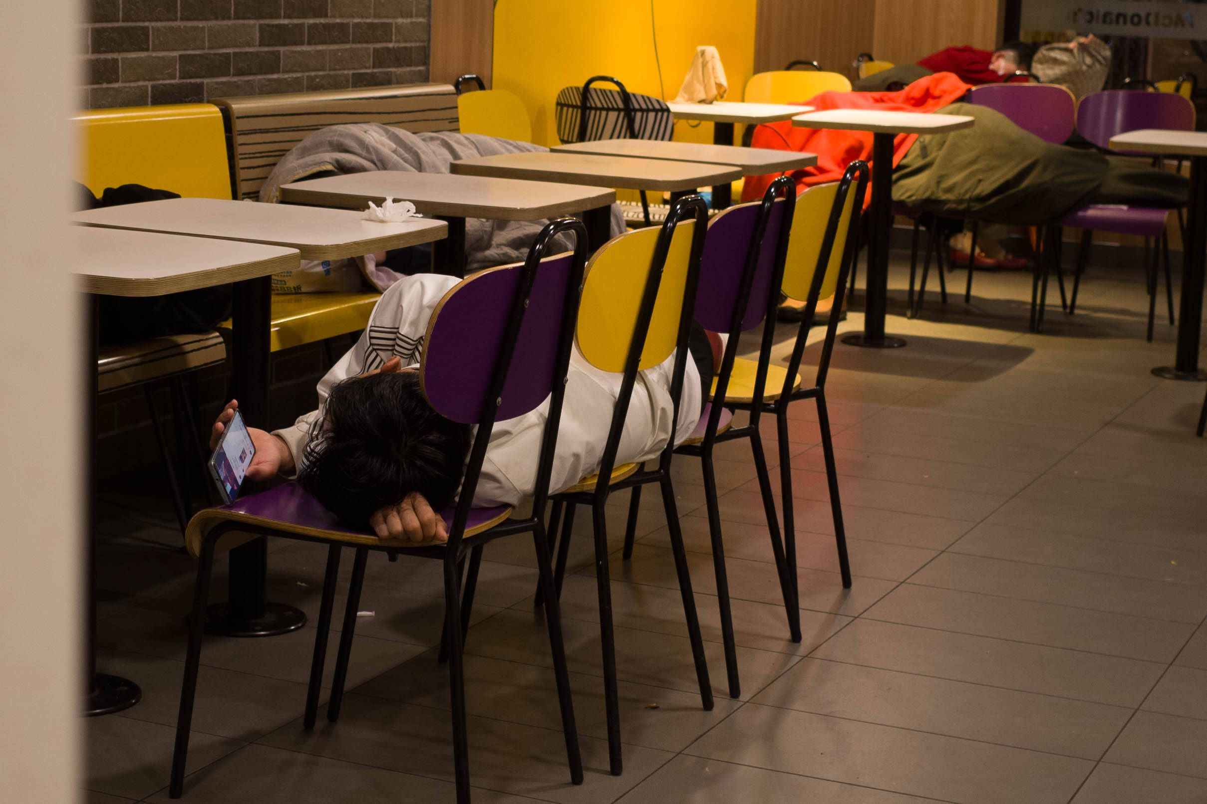 麦当劳夜宿者:老人占六成<strong></p>
<p>tp钱包是正规平台</strong>,各有心酸事