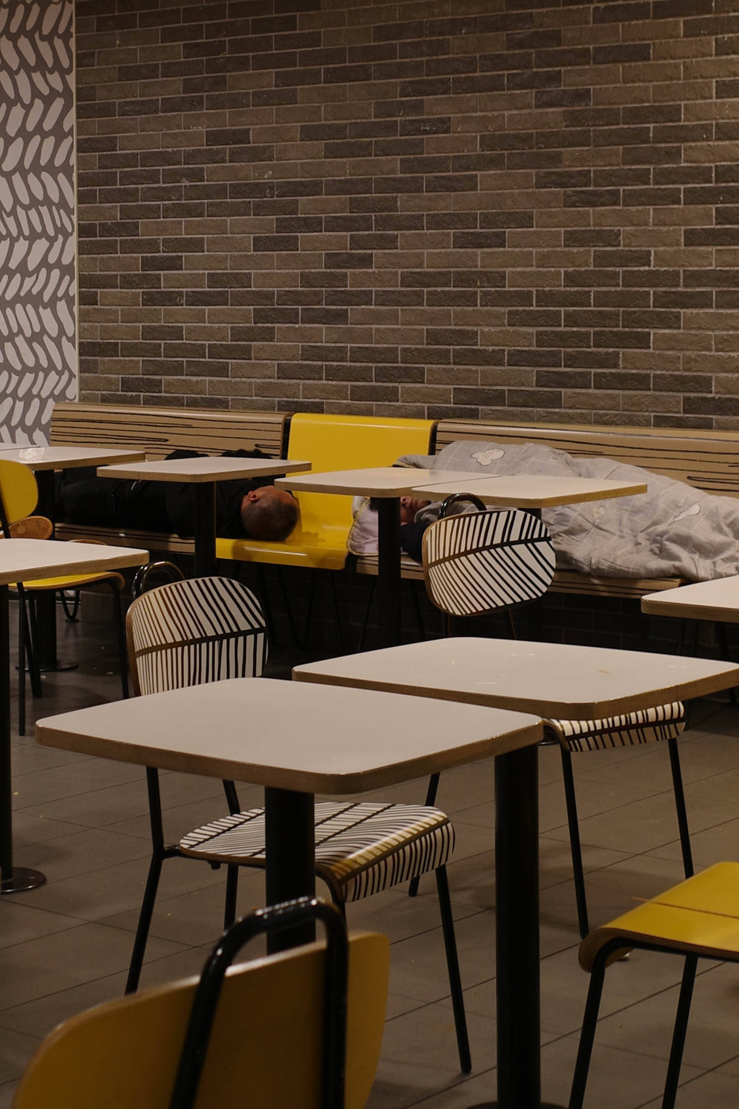 麦当劳夜宿者:老人占六成<strong></p>
<p>tp钱包是正规平台</strong>,各有心酸事