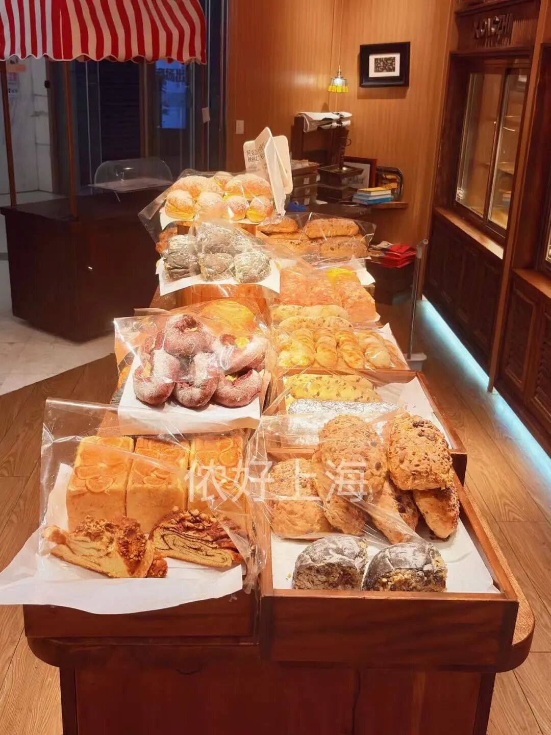 看着心疼<strong></p>
<p>tp钱包安卓版官方下载</strong>！上海网红店将没卖掉的面包整框扔了？网友吵翻