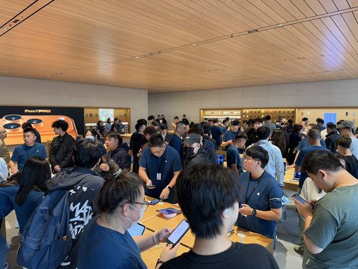 iPhone 17正式开售<strong></p>
<p>tp钱包官方网站</strong>，橙色Pro Max黄牛最高加价1500元