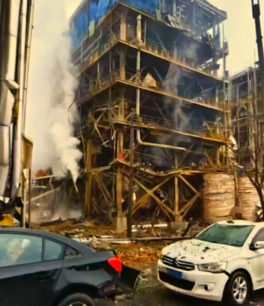 山西河津一化工厂突发爆炸 当地应急局：已致一死一伤