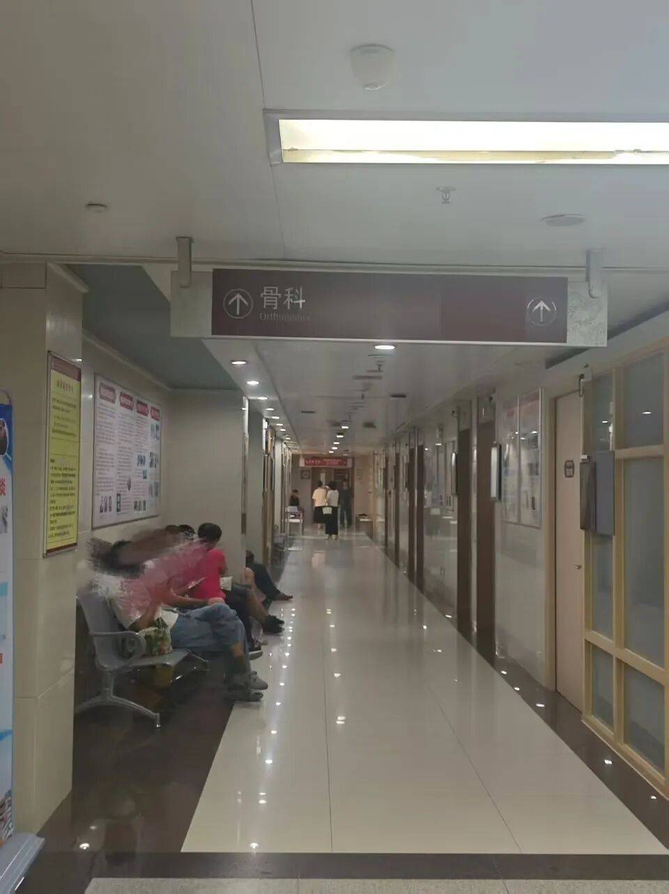 广州一医院发生伤医事件<strong></p>
<p>tp钱包app下载安装</strong>，参与抢救医生发声：他受伤很重，行凶者已被抓捕