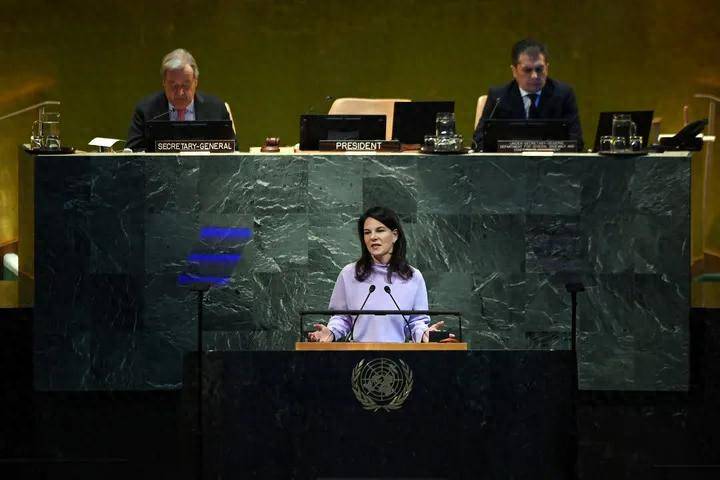 曾经对华强硬的鹰派<strong></p>
<p>trx</strong>，如今转身一变成联大主席，对着全世界冷嘲热讽