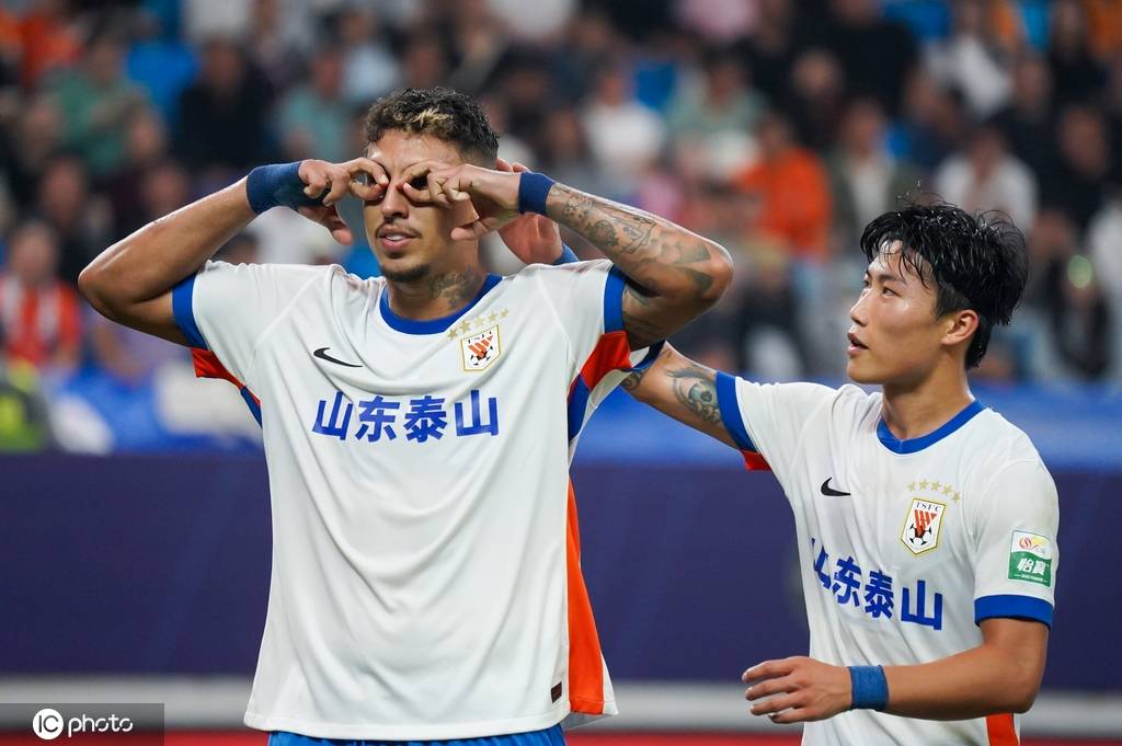 足协裁判评议：参考FIFA专家意见 支持不认定申花球员球犯规