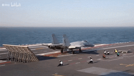 美国成了笑话：歼-35成人类首款电磁弹射五代机<strong></p>
<p>trx</strong>，美军在干啥？