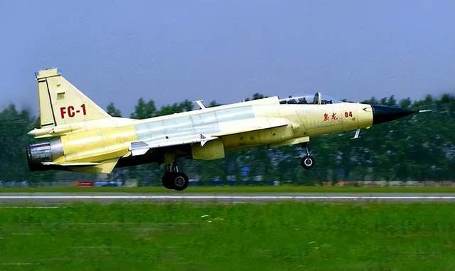 美国成了笑话：歼-35成人类首款电磁弹射五代机<strong></p>
<p>trx</strong>，美军在干啥？