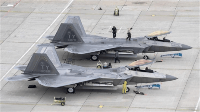 过于落后可以展示?歼20大方展示<strong></p>
<p>trx</strong>,“野兽模式”强压F35一头