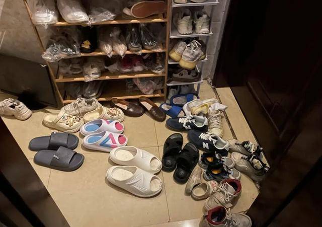 物业“不让门口放鞋子”<strong></p>
<p>TRX币</strong>，门口放鞋柜违法吗？