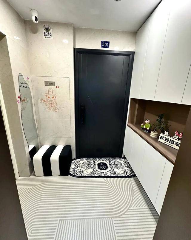 物业“不让门口放鞋子”<strong></p>
<p>TRX币</strong>，门口放鞋柜违法吗？