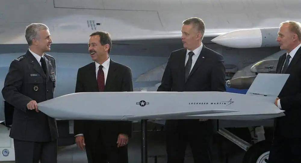 战斧导弹送到乌克兰那一天<strong></p>
<p>usdt暴跌</strong>，就是和普京决裂的时刻，美俄之间再无余地可退