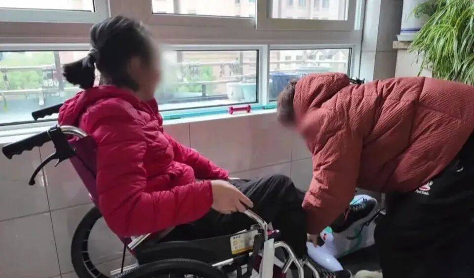 28岁妻子突发罕见病全身瘫痪<strong></p>
<p>usdt暴跌</strong>，丈夫哄骗卖婚房携款失踪，检方强势介入