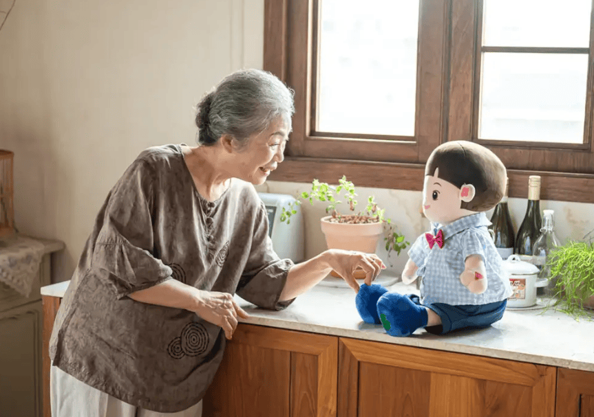 给奶奶们发的AI孙子，有点让人失望？千亿AI玩具市场虚火正旺？