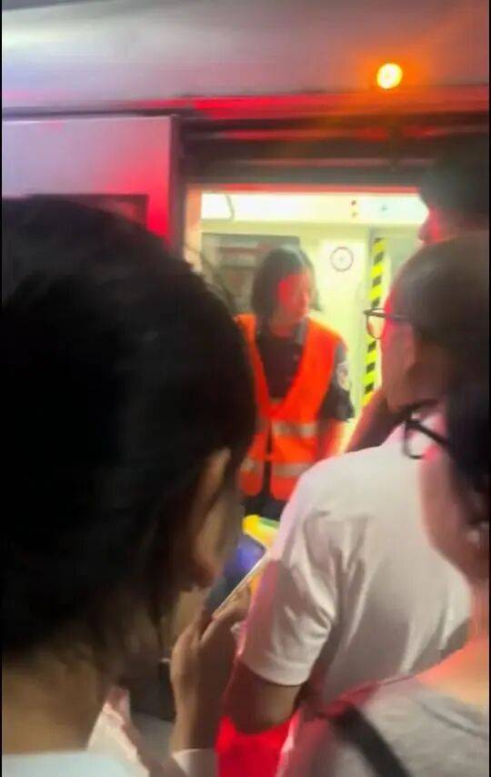 大连地铁发生故障停运一小时<strong></p>
<p>usdt价格今日行情</strong>，目击者称看到120和警车，工作人员否认列车和人相撞，故障原因在落实中