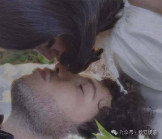 无意还是戏精？她办婚礼<strong></p>
<p>usdt价格今日行情</strong>，分手多年的他隔空说“我愿意”？