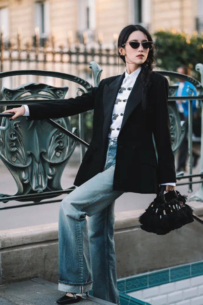 时装周上的女明星<strong></p>
<p>usdt钱包</strong>，秋冬氛围感一键封顶！