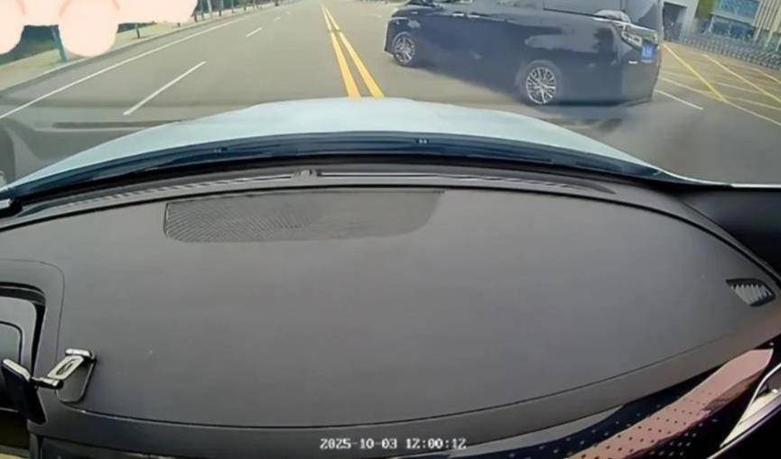 婚庆司机恶意别车后谎称自己是公安人员<strong></p>
<p>usdt钱包</strong>，涉嫌危险驾驶罪被采取刑事强制措施，律师：或被判处拘役并罚款