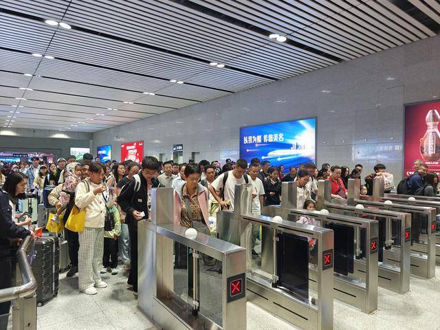 双节假期<strong></p>
<p>usdt汇率</strong>，驻马店车务段累计发送旅客19.92万人次