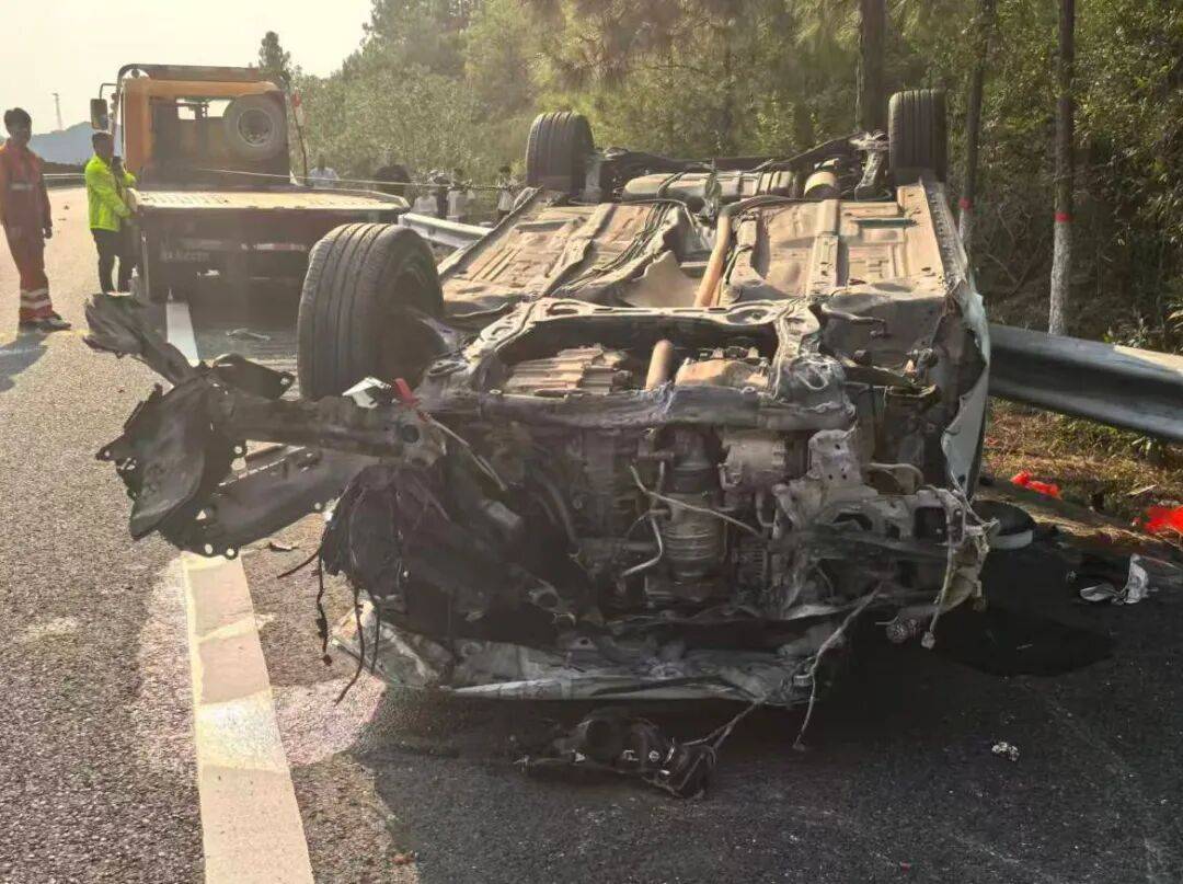 “我撒谎天打雷劈！”男子高速突然强行变道致翻车<strong></p>
<p>usdt货币</strong>，反诬赖对方