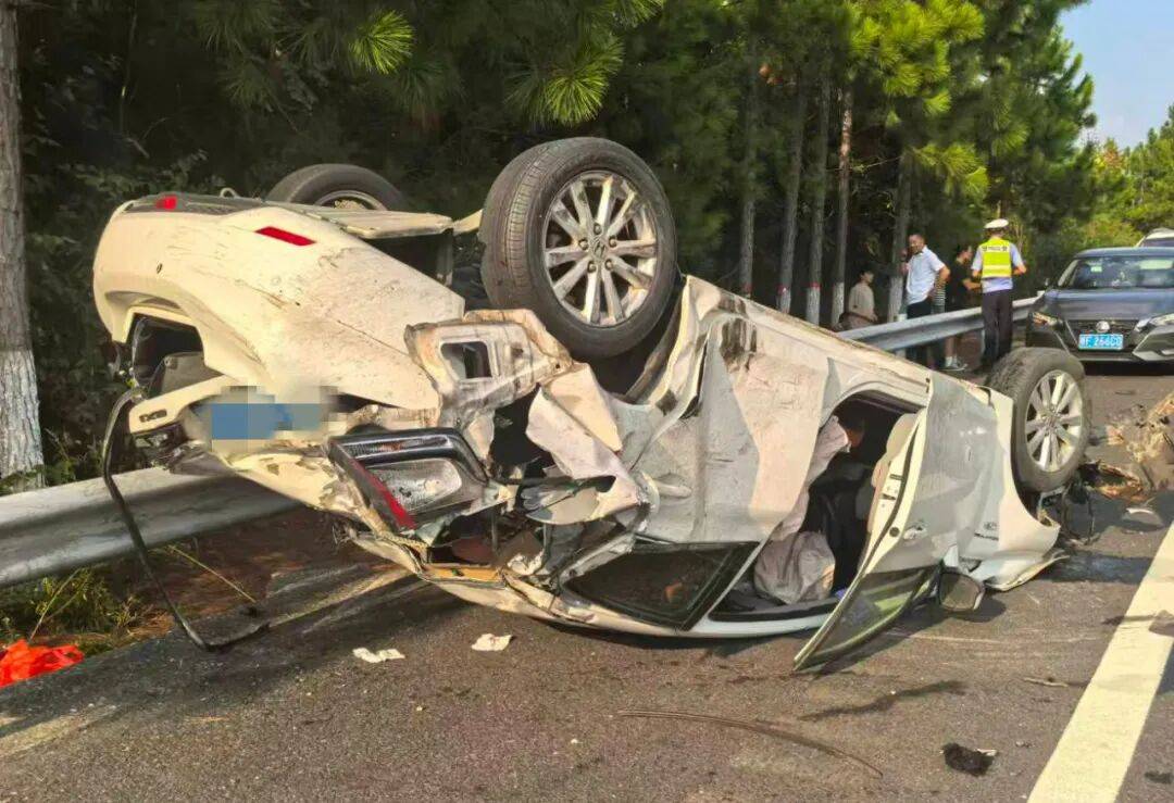 “我撒谎天打雷劈！”男子高速突然强行变道致翻车<strong></p>
<p>usdt货币</strong>，反诬赖对方