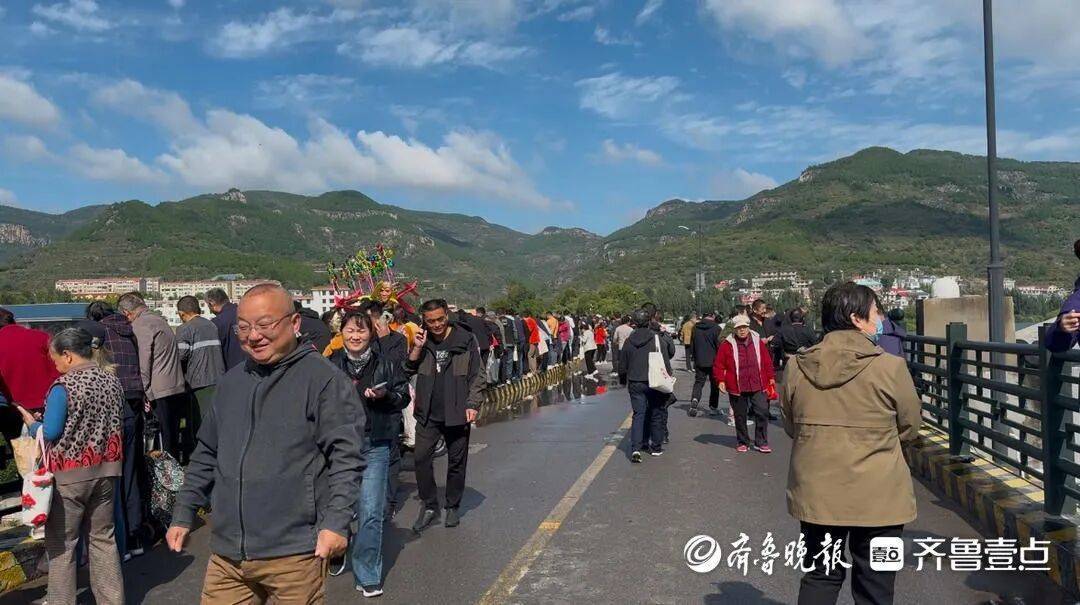 “鱼多得数不过来<strong></p>
<p>usdt钱包下载</strong>，一网子下去能捞好几条”济南锦绣川水库开闸放水，大量鲢鱼被冲出，工作人员：禁止捕捞！