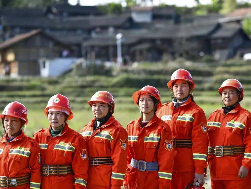 镜观·回响丨巾帼共绘新时代