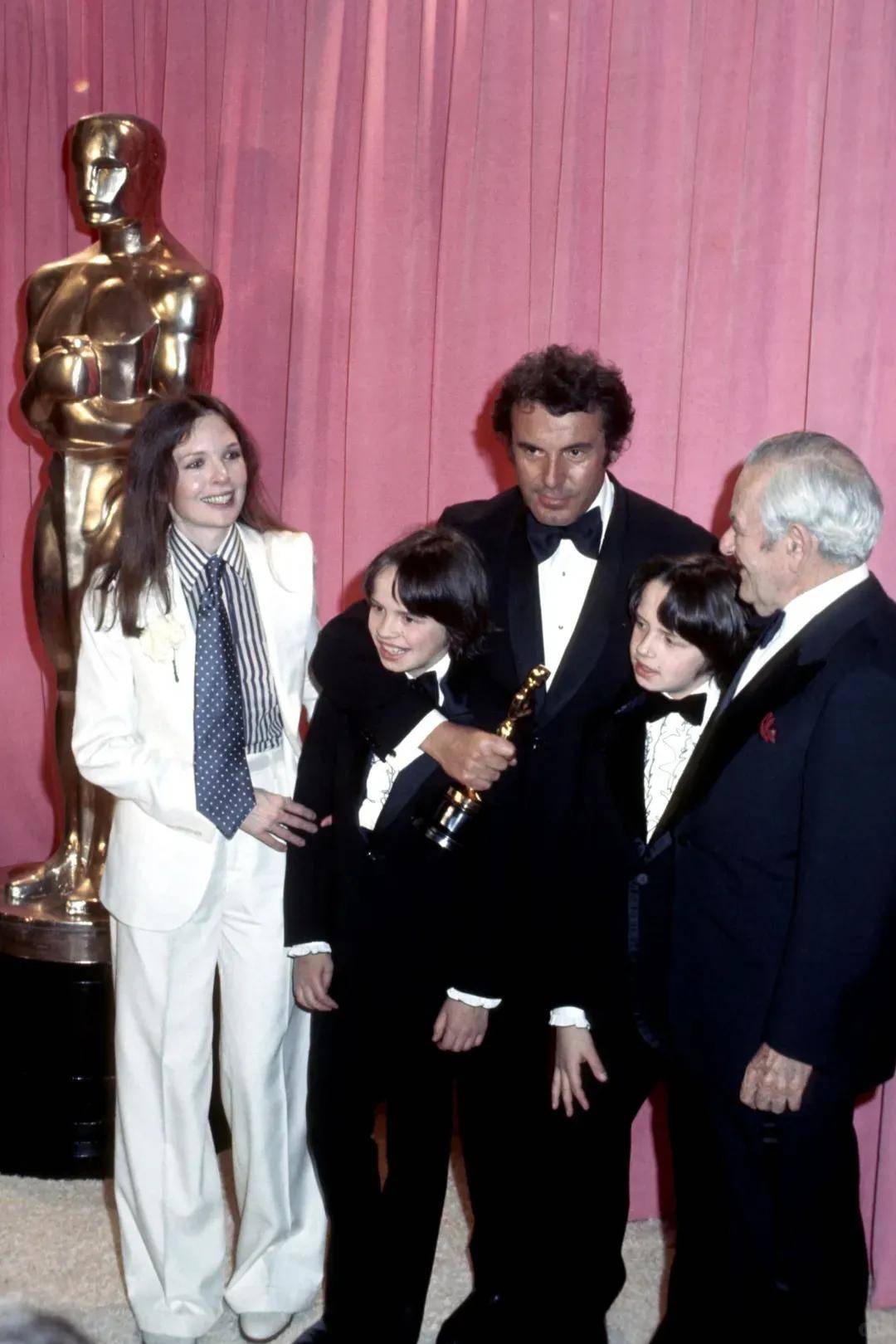 79岁奥斯卡影后离世<strong></p>
<p>usdt价格</strong>，她是男神收割机，松弛中性风穿搭鼻祖