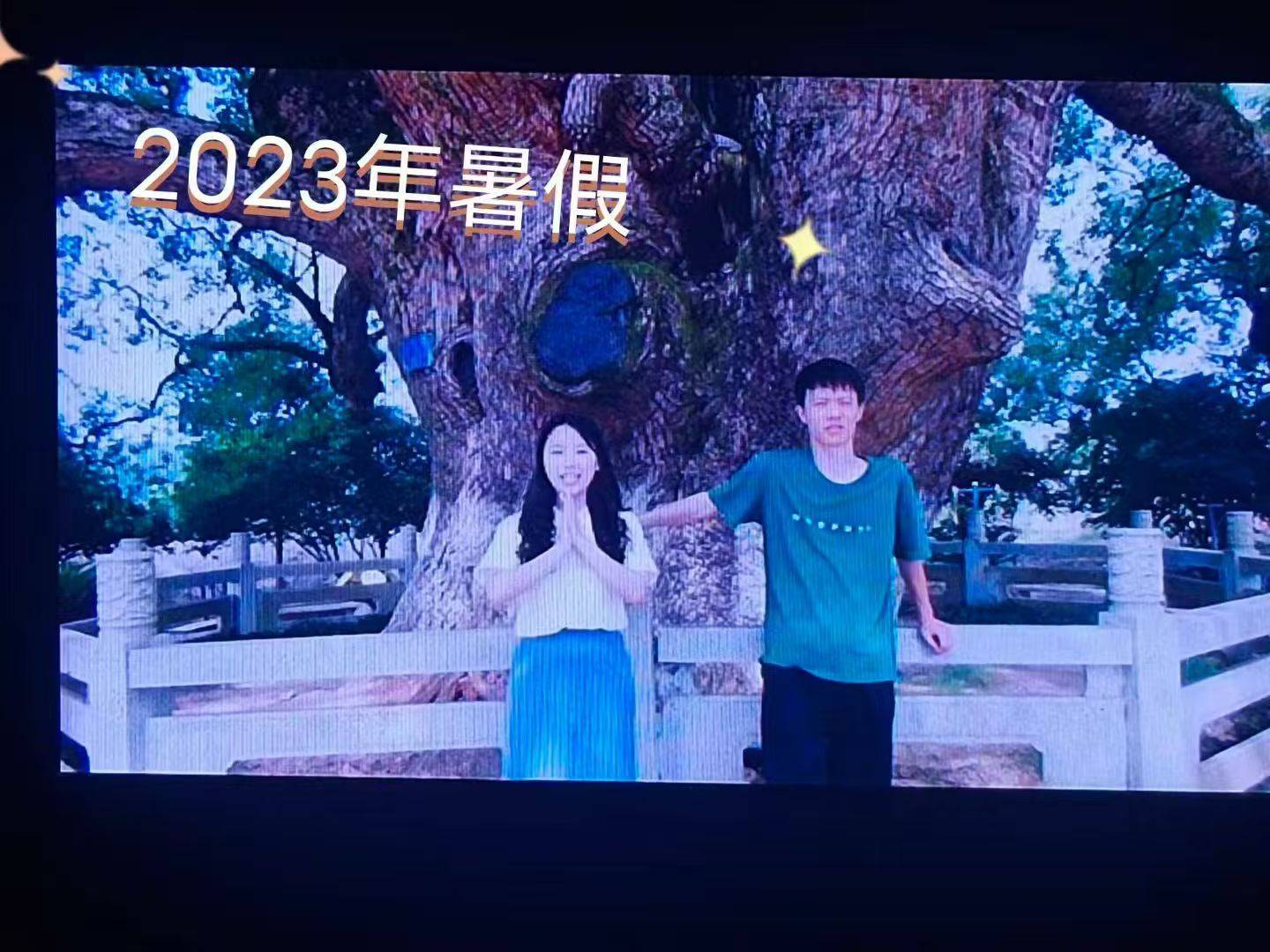 岳阳情侣连续9年在家乡千年古樟树下合影<strong></p>
<p>usdt官网</strong>，今年国庆终修正果：希望爱情像古树一样长久