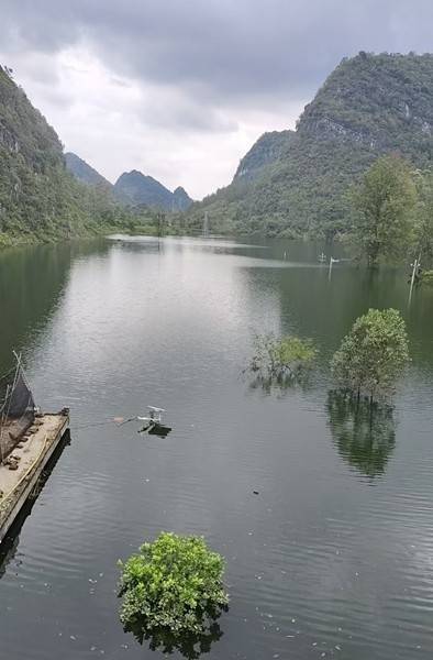 百色多个村庄被困水中已超半月<strong></p>
<p>usdt官网</strong>，长涝难退为何重演？