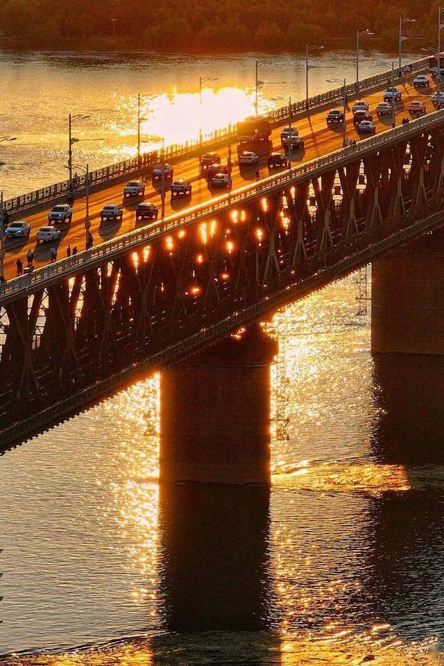 今天是她68岁生日<strong></p>
<p>usdt官网</strong>，武汉人：不准退休！