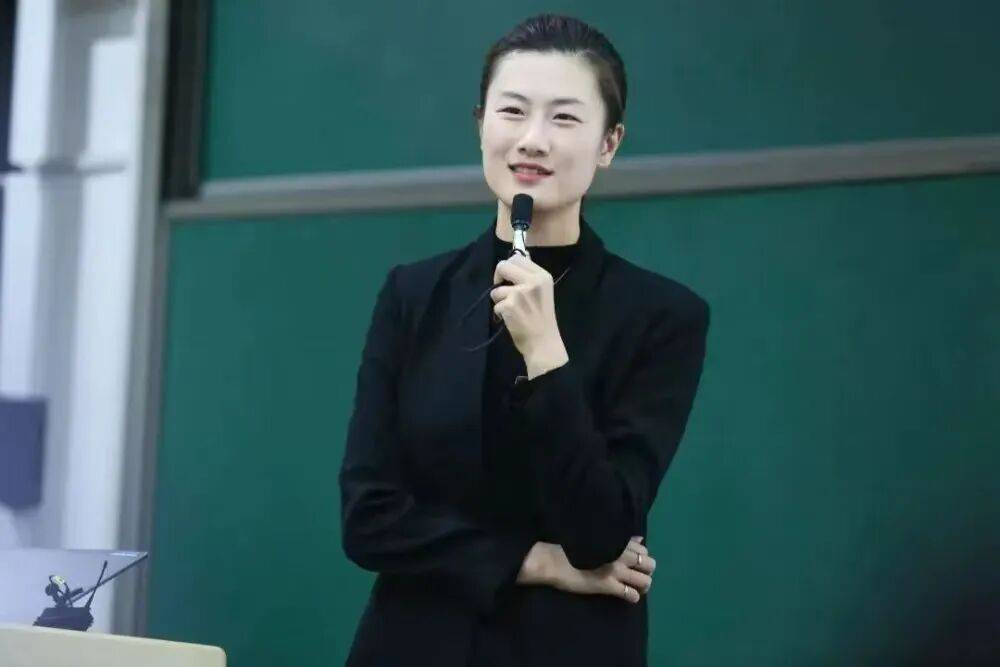 早安<strong></p>
<p>徐家汇股票</strong>，你好｜生育津贴直接发放至个人，这些地方已实现→