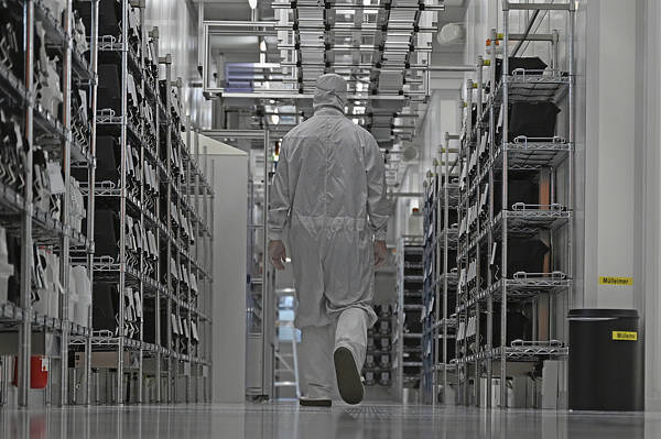 “德法支持欧盟对华贸易强硬<strong></p>
<p>海能达股票</strong>，德国提议：考虑动用‘核选项’”