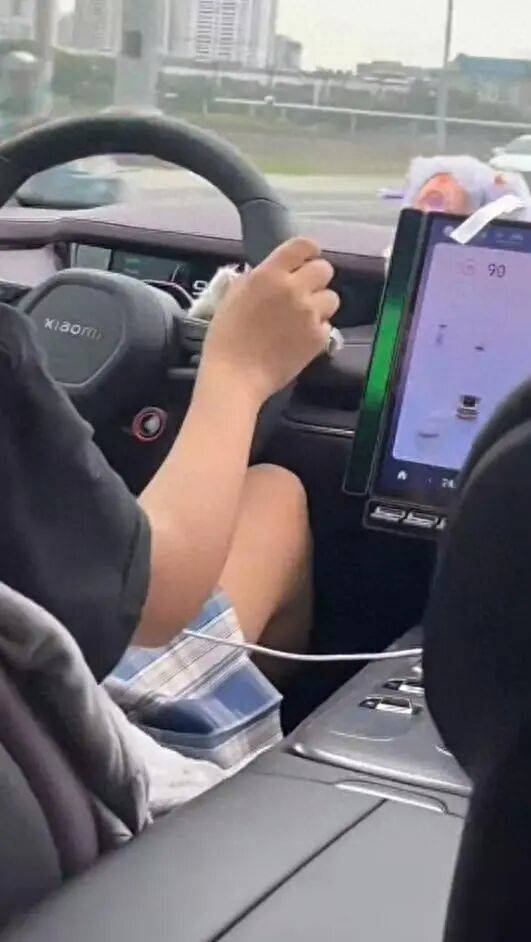 小米汽车市区飙至时速120公里<strong></p>
<p>海能达股票</strong>，跨双黄线到对向车道超车……交警回应→