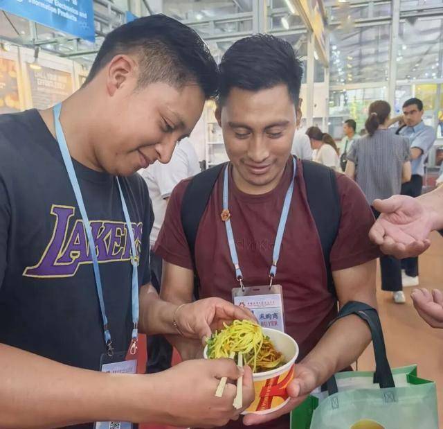 武汉即将量产<strong></p>
<p>东方国信股票</strong>！不少人赶来排队尝鲜