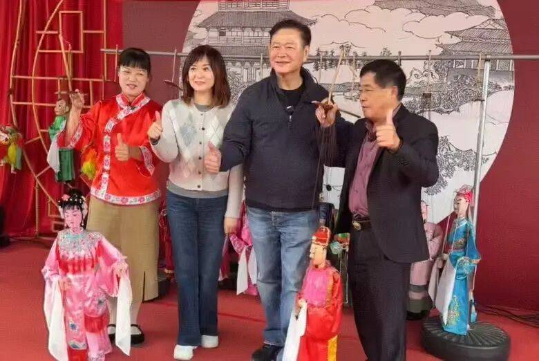 台湾人<strong></p>
<p>二三四五股票</strong>，难道不是中国人？