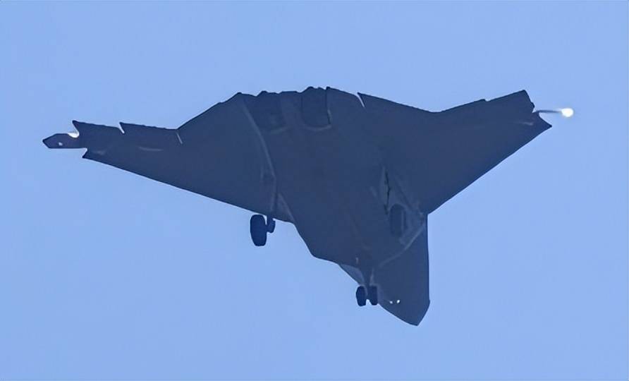 无空速管<strong></p>
<p>招商银行股票</strong>，疑似第二架歼-50：美国精神胜利法，新六代机东亚决战