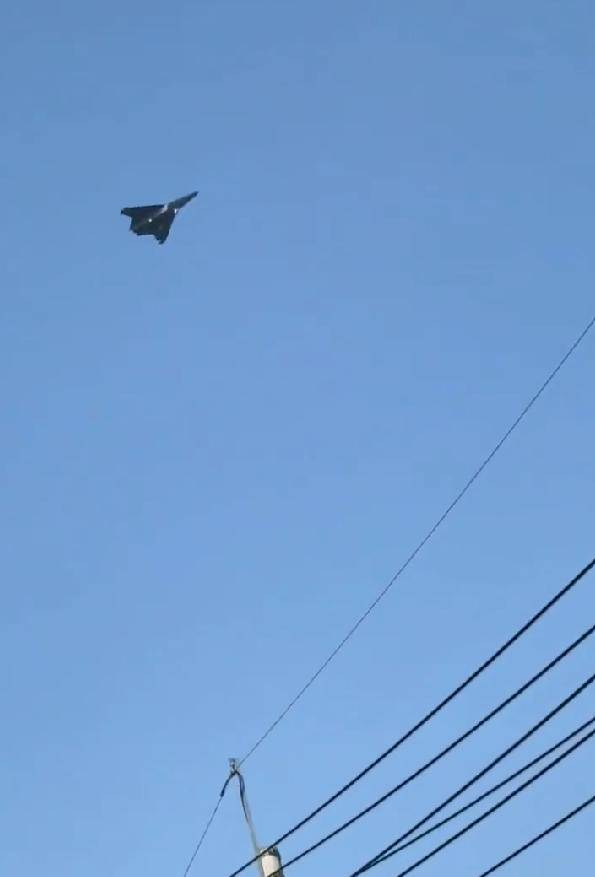 无空速管<strong></p>
<p>招商银行股票</strong>，疑似第二架歼-50：美国精神胜利法，新六代机东亚决战