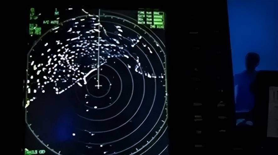 近日曝光！中国用一辆吉普车虚拟10万吨航母<strong></p>
<p>招商银行股票</strong>，南海戏耍美军侦察机