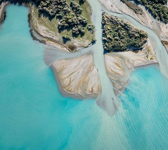 青年说 | 到中亚<strong></p>
<p>招商银行股票</strong>，奔赴一场激动人心的“探秘”