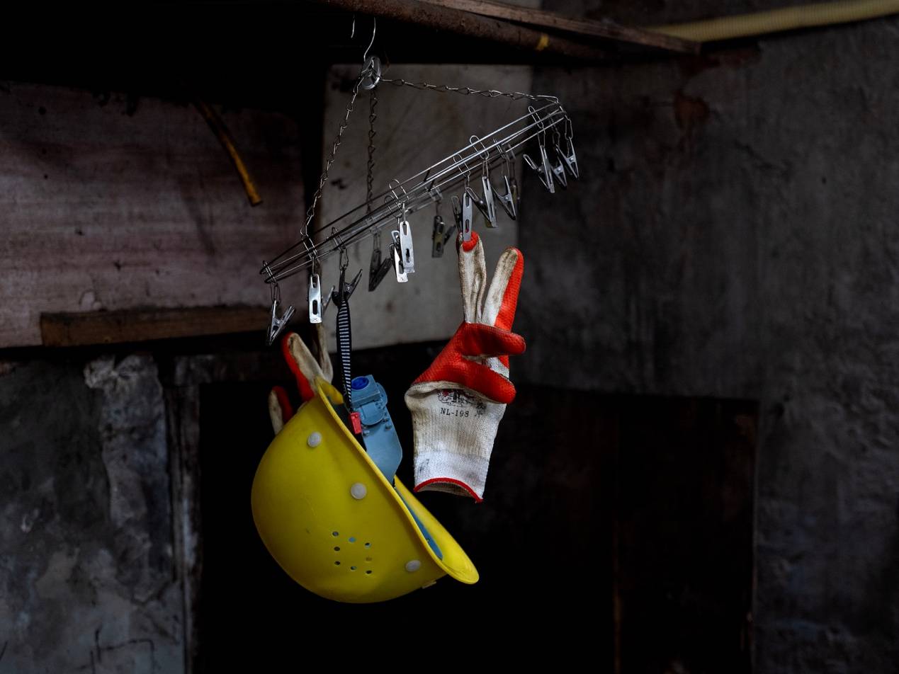 <strong></p>
<p>招商银行股票</strong>他们挤在8元一晚的旅店 几百人抢一个活