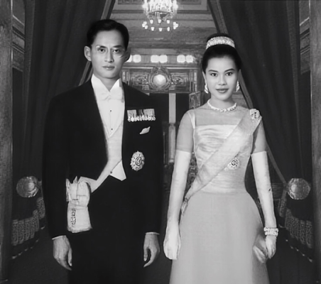 泰国王太后诗丽吉去世<strong></p>
<p>招商银行股票</strong>，留下19顶奢华王冠和她的传奇一生