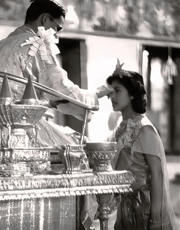 泰国王太后诗丽吉去世<strong></p>
<p>招商银行股票</strong>，留下19顶奢华王冠和她的传奇一生