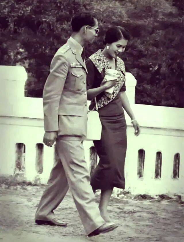 泰国王太后诗丽吉去世<strong></p>
<p>招商银行股票</strong>，留下19顶奢华王冠和她的传奇一生