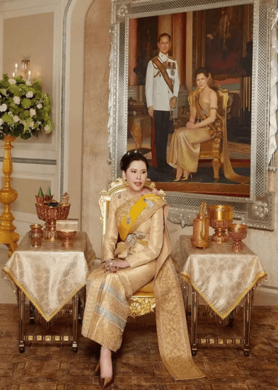 泰国王太后诗丽吉去世<strong></p>
<p>招商银行股票</strong>，留下19顶奢华王冠和她的传奇一生