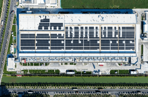 特斯拉副总裁陶琳:特斯拉上海超级工厂屋顶已铺满光伏板<strong></p>
<p>光大证券股票</strong>,每年发1100万度电,减碳4600吨!隔壁储能超级工厂也在加装光伏板