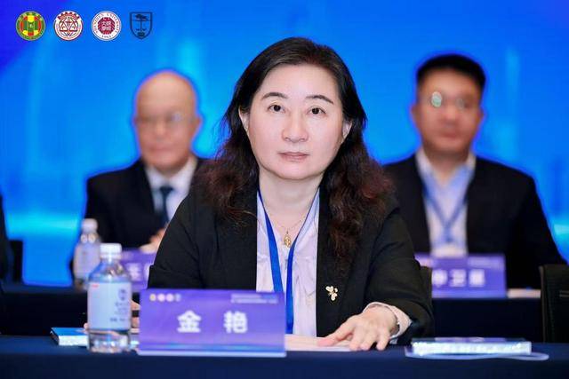 构建中国特色法学教育体系<strong></p>
<p>光大证券股票</strong>，这场高规格学术研讨会在深圳举办