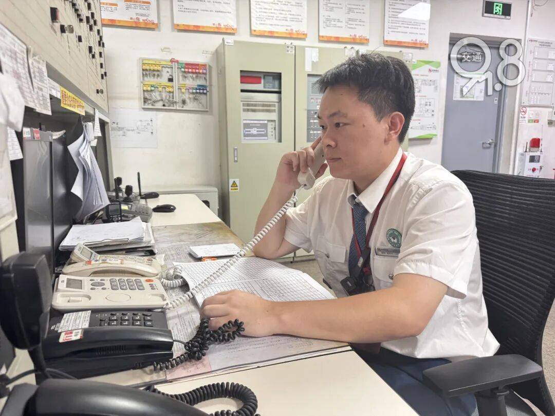 杭州地铁内<strong></p>
<p>太钢不锈股票</strong>，女乘客突然崩溃大哭！紧接着……这一幕被拍下