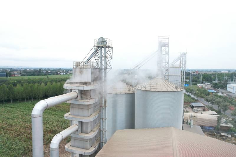 阴雨50天<strong></p>
<p>江南高纤股票</strong>，他用3200块救回30万斤玉米