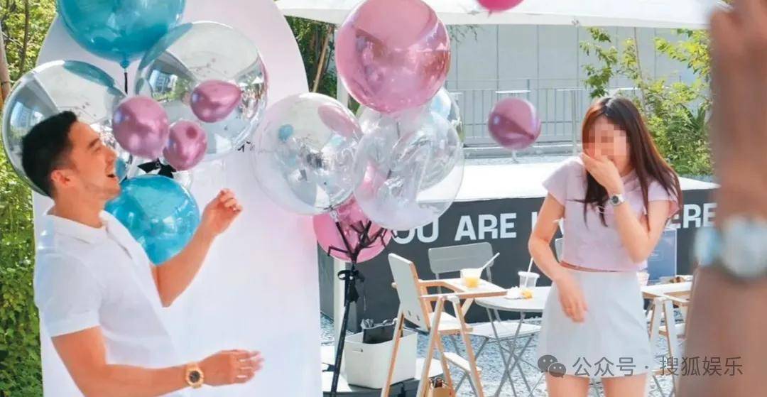 第三段婚姻亮红灯<strong></p>
<p>通化金马股票</strong>？他不会又要离婚了吧......