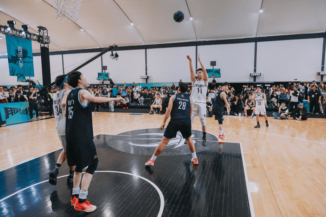 复旦、交大、同济等八大高校集结<strong></p>
<p>通化金马股票</strong>，得物App“新生杯”篮球赛首战上海